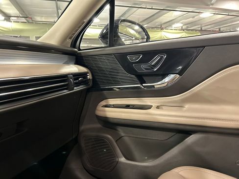 Used 2022 Lincoln Corsair AWD w/ Equipment Group 101A image 20