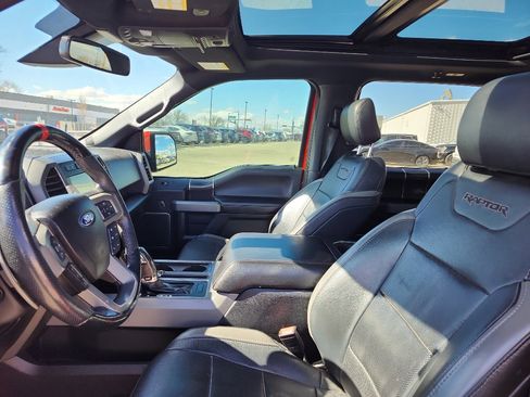 Used 2018 Ford F150 Raptor w/ Equipment Group 802A Luxury image 23