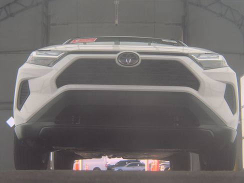 Used 2024 Toyota RAV4 XLE image 3