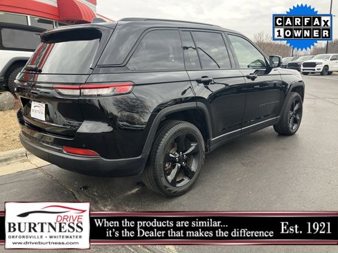 Used 2023 Jeep Grand Cherokee Limited w/ Black Appearance Package image 22