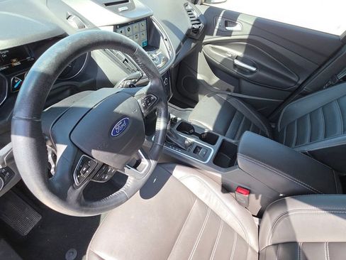 Used 2017 Ford Escape Titanium image 12