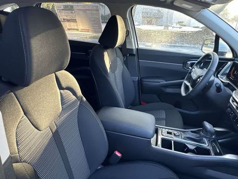 Certified 2026 Kia Sorento LX FWD image 27