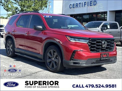 Used 2025 Honda Pilot Sport image 1