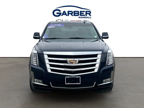 Used 2017 Cadillac Escalade Luxury image 8