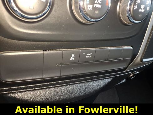 Used 2017 RAM 1500 ST w/ SXT Appearance Group image 20