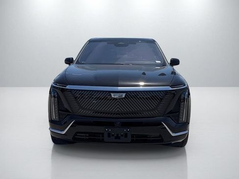 Used 2026 Cadillac Vistiq Luxury AWD/4WD image 2