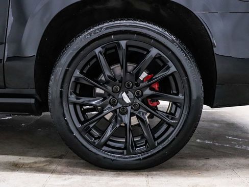 Used 2024 Cadillac Escalade ESV Sport Platinum w/ LPO, ONYX Package image 9