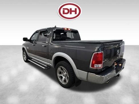 Used 2018 RAM 1500 Laramie w/ Convenience Group AWD/4WD image 11