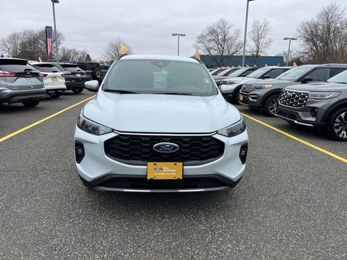 Used 2025 Ford Escape ST-Line Select image 2