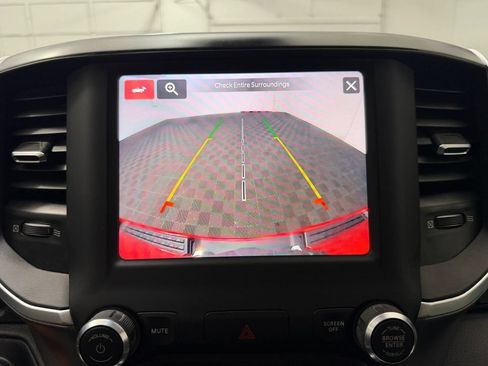 Used 2022 RAM 1500 Big Horn AWD/4WD image 18