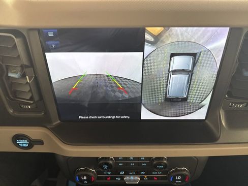 Used 2023 Ford Bronco Wildtrak AWD/4WD image 35
