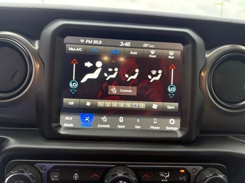 Used 2022 Jeep Wrangler Unlimited Sport image 15