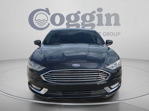 Used 2017 Ford Fusion SE w/ Equipment Group 201A FWD image 8