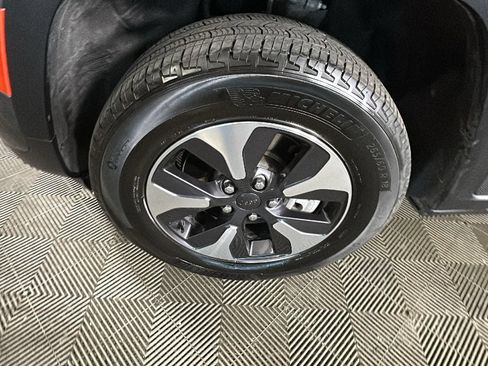Used 2023 Jeep Grand Cherokee 4WD 4xe image 10