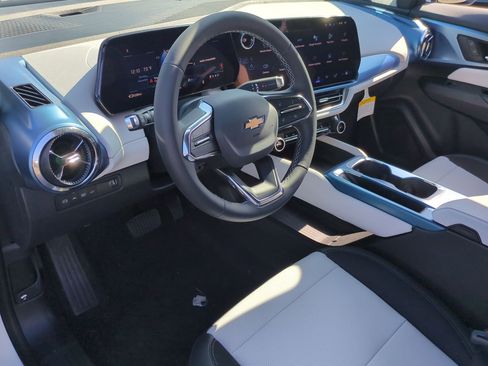 New 2026 Chevrolet Equinox EV LT image 10