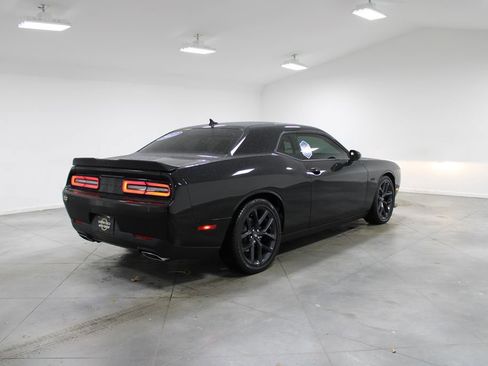 Used 2023 Dodge Challenger R/T w/ Blacktop Package image 9