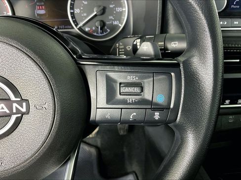 Certified 2023 Nissan Rogue SV image 27