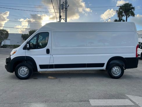 Used 2023 RAM ProMaster 2500 FWD image 5