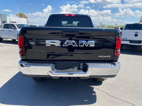 Used 2025 RAM 2500 Tradesman w/ Chrome Appearance Group AWD/4WD image 7