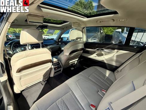 Used 2018 BMW 740i xDrive AWD/4WD image 30