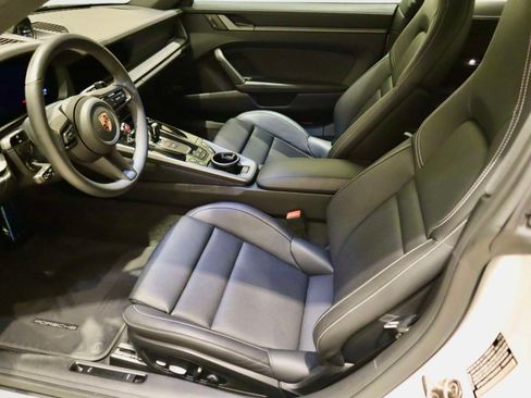 Used 2025 Porsche 911 Carrera RWD image 16