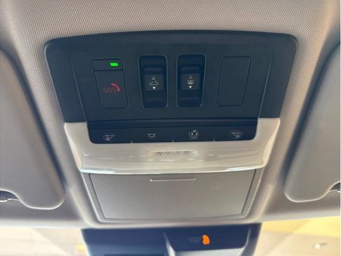 Used 2023 Mitsubishi Outlander SEL image 28