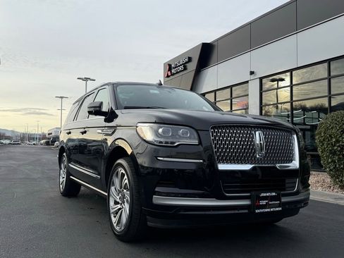 Used 2024 Lincoln Navigator Reserve image 1