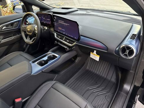 Used 2025 Chevrolet Equinox EV LT w/ Convenience Package II FWD image 13
