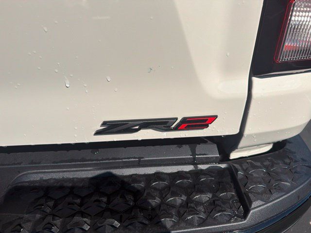 Certified 2026 Chevrolet Colorado ZR2 w/ Midnight Edition AWD/4WD image 12