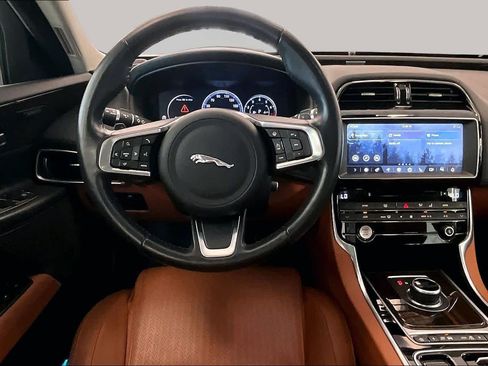 Used 2018 Jaguar XE Portfolio RWD image 5