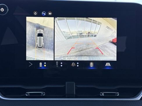 Used 2025 Chevrolet Equinox LT w/ Convenience Package II image 9