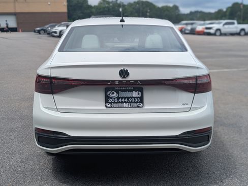 Used 2025 Volkswagen Jetta SE w/ Sunroof Package FWD image 8