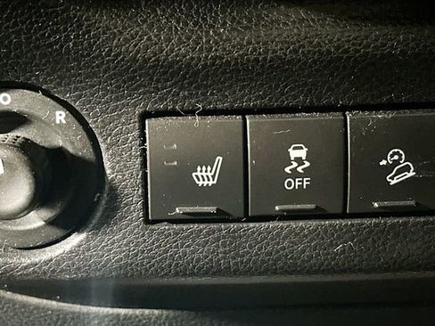 Used 2014 Jeep Wrangler Unlimited Sahara image 19