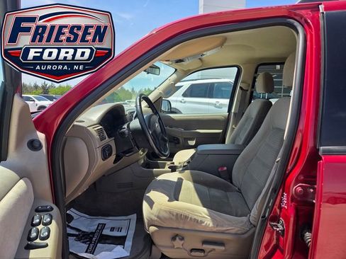 Used 2005 Ford Explorer XLT AWD/4WD image 11