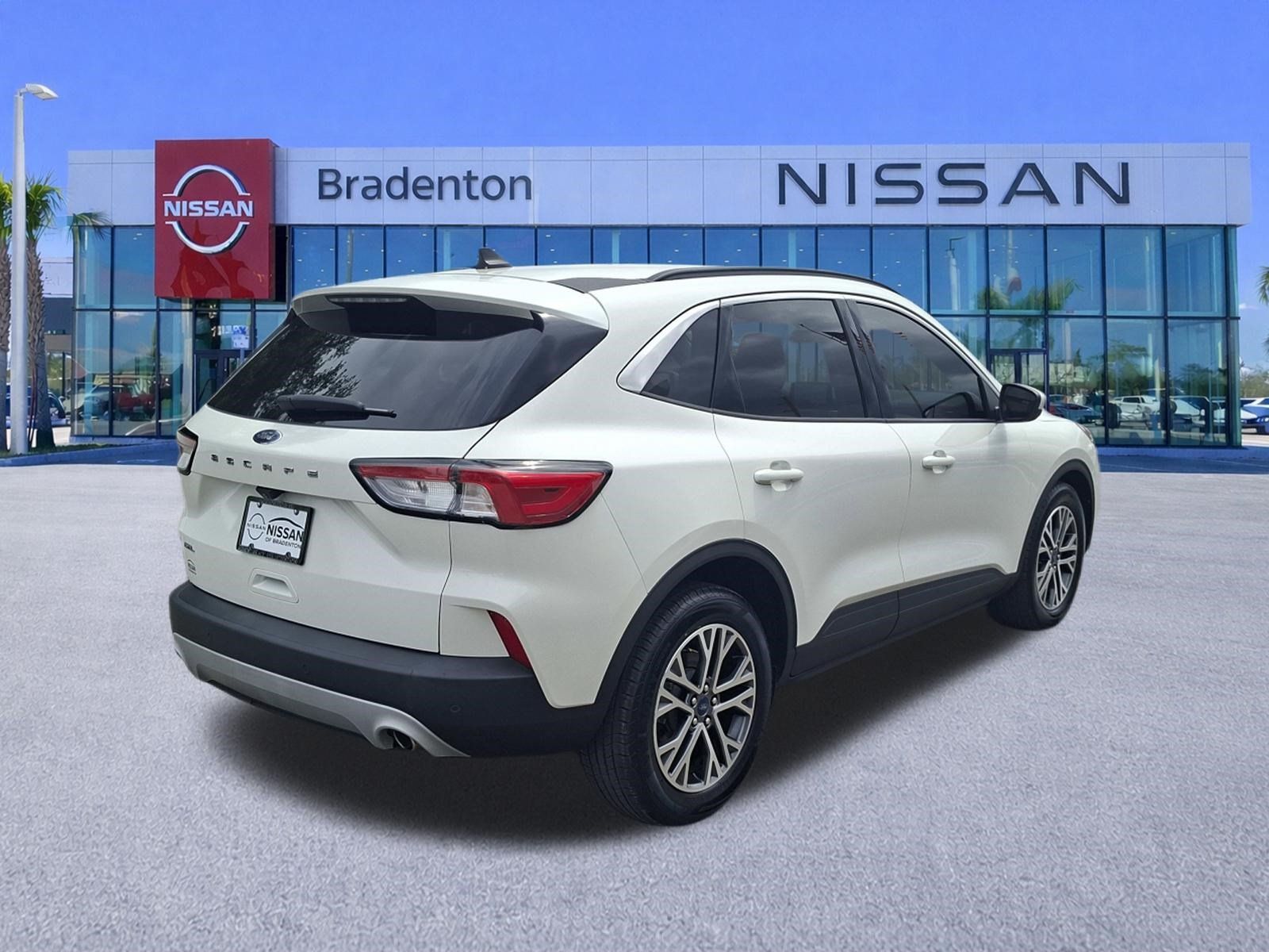 Used 2021 Ford Escape SEL w/ Technology Package FWD image 5