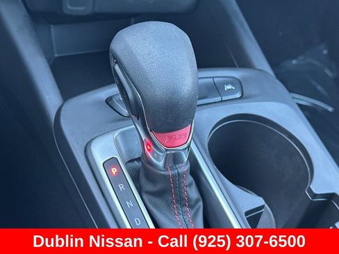 Used 2025 Chevrolet Trax RS FWD image 34
