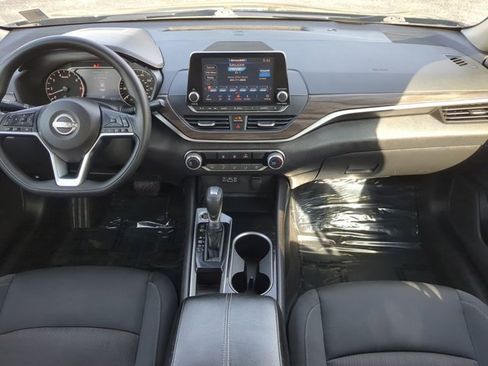 Used 2024 Nissan Altima 2.5 SV image 14