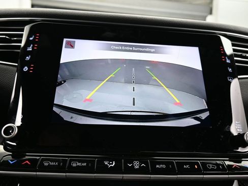 Used 2024 Jeep Wagoneer 2WD image 20