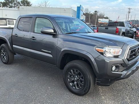 Used 2021 Toyota Tacoma SR5 image 3