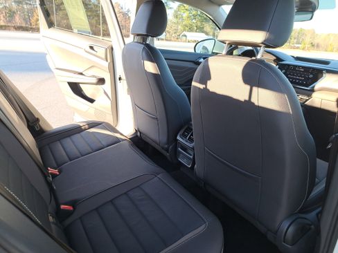 Certified 2024 Volkswagen Taos SEL image 11