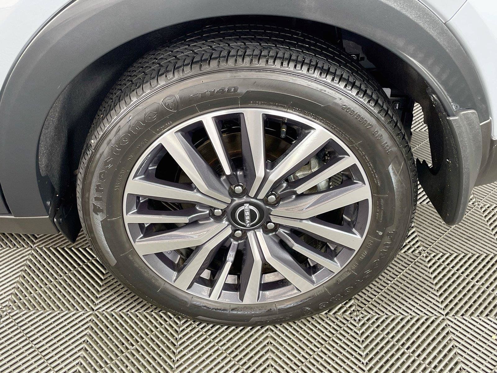 Used 2024 Nissan Kicks SV FWD image 30