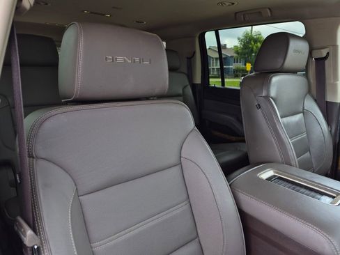 Used 2017 GMC Yukon XL Denali RWD image 35
