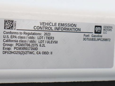 Used 2023 GMC Sierra 1500 AT4 w/ Technology Package AWD/4WD image 17