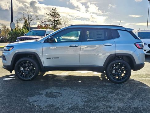 New 2026 Jeep Compass Latitude image 5