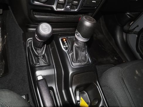 Used 2022 Jeep Wrangler Unlimited Sport image 9