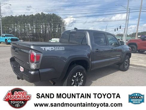 Used 2022 Toyota Tacoma TRD Off-Road w/ Technology Package image 4