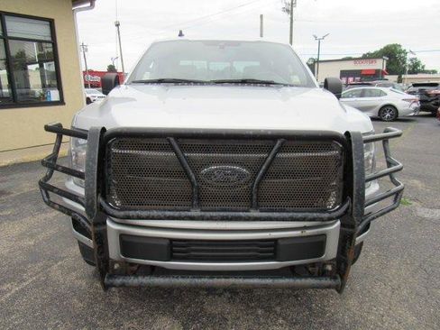 Used 2019 Ford F150 XLT w/ Equipment Group 302A Luxury AWD/4WD image 3