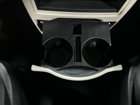 Used 2018 Dodge Grand Caravan SE w/ UConnect Hands-Free Group image 41