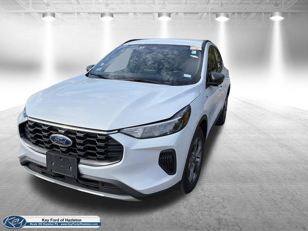 Used 2025 Ford Escape ST-Line AWD/4WD image 3
