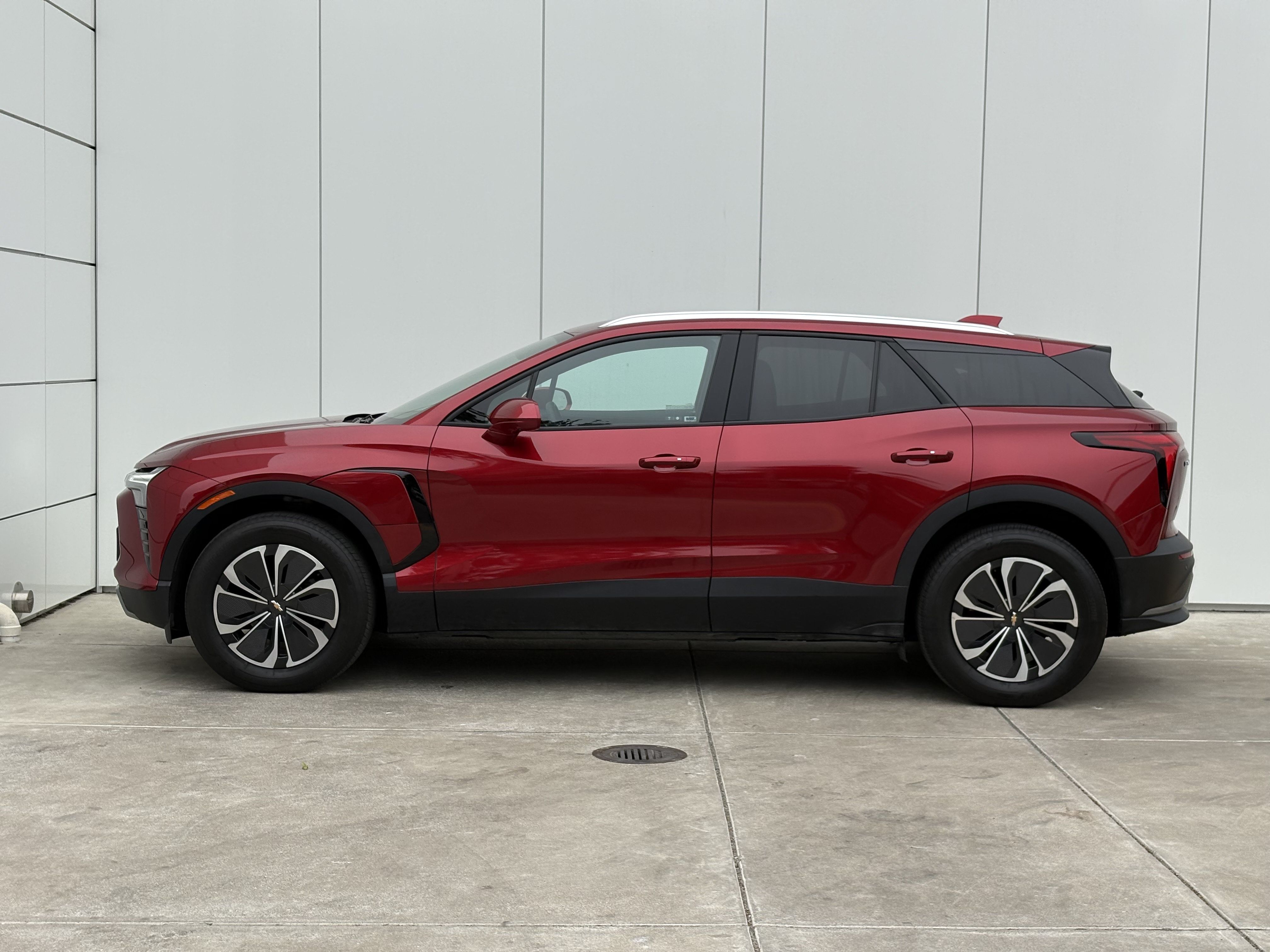 Used 2024 Chevrolet Blazer EV LT AWD/4WD image 4
